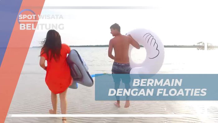 Seru-seruan Bermain Floaties di Pulau Pasir Leebong Belitung 