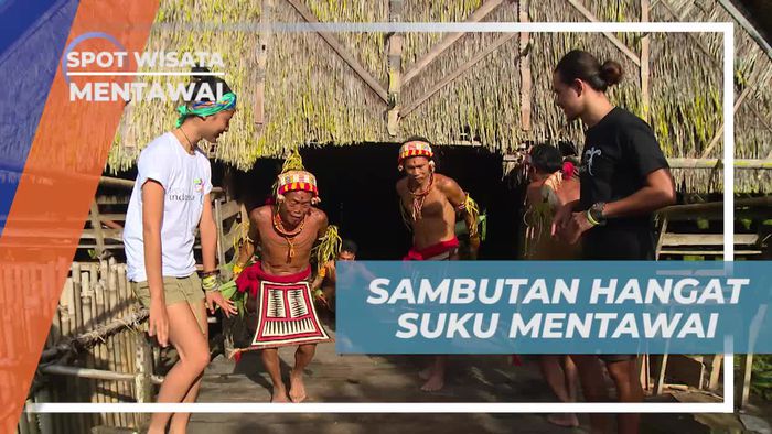 Sambutan Hangat Suku Mentawai Dengan Tarian Tradisional 