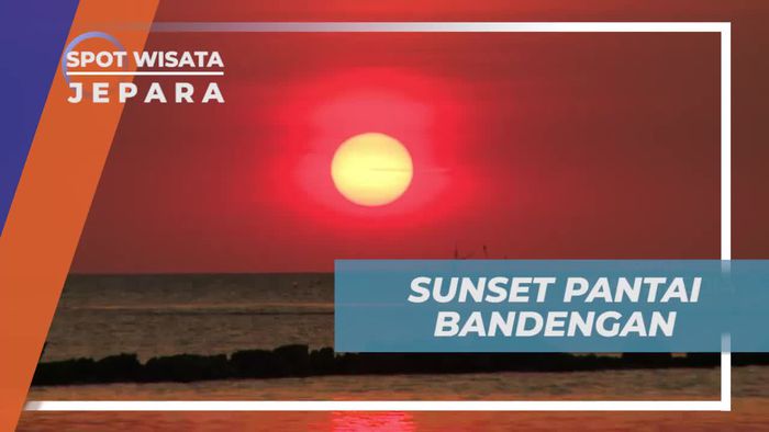 Momen Indah Menunggu Matahari Terbenam di Pantai Bandengan Jepara