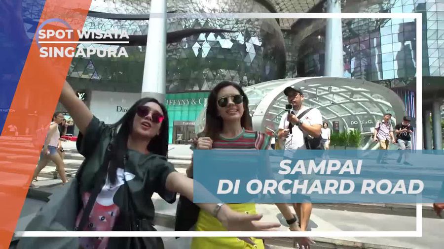 Naik MRT Menuju Orchard Road Singapura 