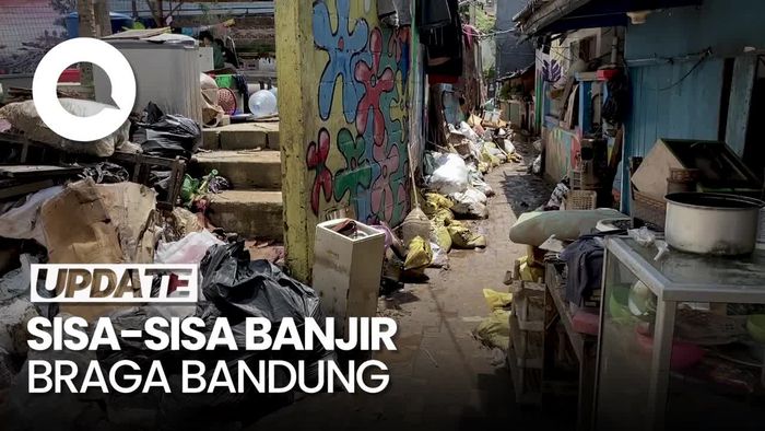 Banjir di Braga Surut, Kini Sisakan Tumpukan Sampah di Permukiman