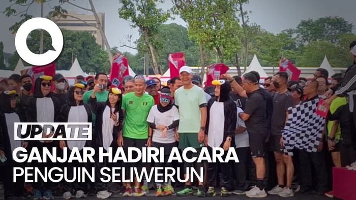 Momen Ganjar Lari Pagi Bareng Istri dan Sandiaga Uno di Senayan