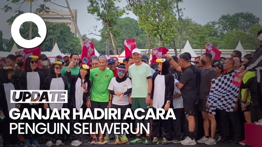 Momen Ganjar Lari Pagi Bareng Istri dan Sandiaga Uno di Senayan