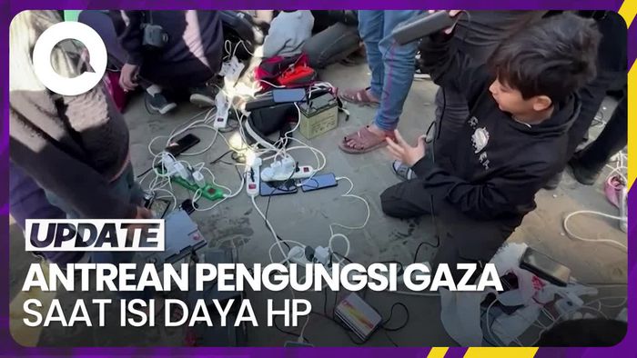 Situasi Antrean Pengisian Daya HP di Gaza