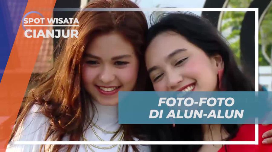 Berfoto Dengan Latar Nuansa Asri Alun-alun Cianjur