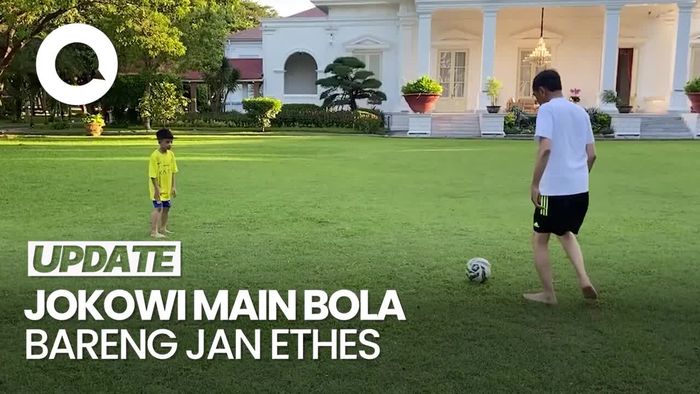 Sat, Set! Jan Ethes Pamer Gocekan saat Main Bola Bareng Jokowi