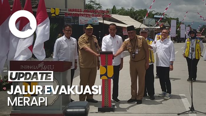Jokowi Resmikan Jalur Evakuasi Gunung Merapi di Magelang