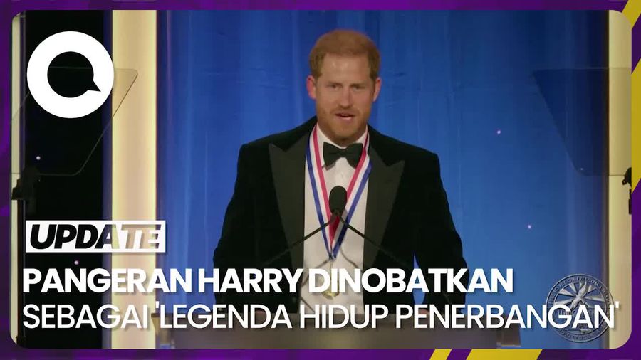 Pangeran Harry Dapat Penghargaan Living Legend of Aviation