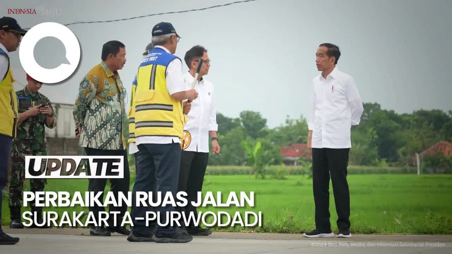 Momen Jokowi Cek Perbaikan Ruas Jalan Surakarta-Purwodadi