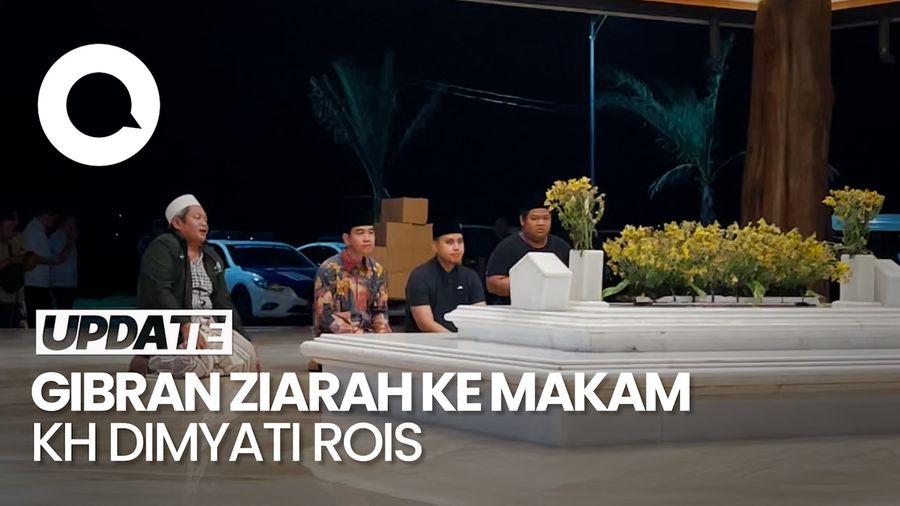 Momen Gibran Ziarah ke Makam Mustasyar PBNU KH Dimyati Rois di Jateng