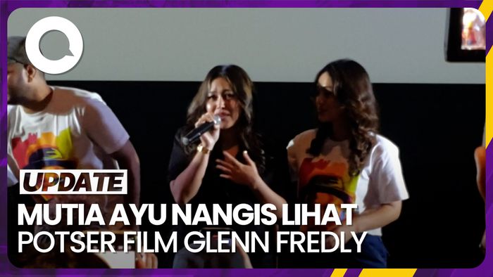 Tangis Mutia Ayu Saat Lihat Poster Glenn Fredly The Movie