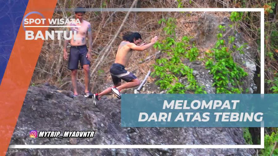 Melompat Seru Dari Tebing Batu Lembah Oyo Bantul