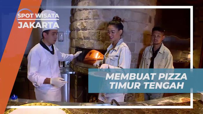 Melihat Pembuatan Pizza Timur Tengah di Restoran Jakarta 