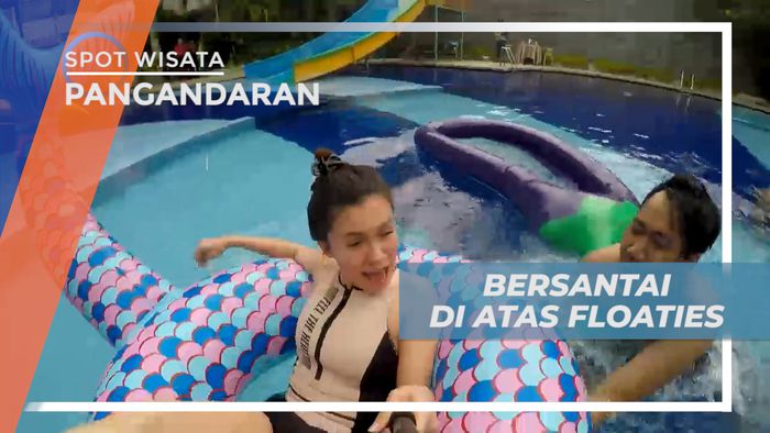 Menikmati Liburan, Hilangkan Penat Bersantai di Atas Floaties, Pangandaran