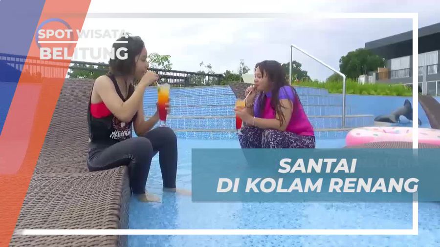 Bersantai Sejenak Seruput Minuman Segar di Kolam Penginapan Belitung