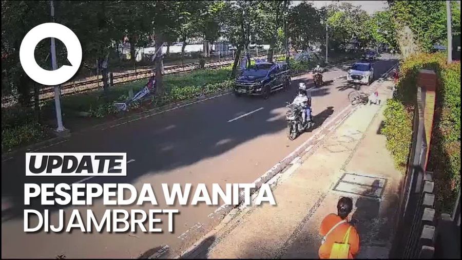Rekaman CCTV Pesepeda Wanita Dijambret hingga Terjatuh di Menteng Jakpus