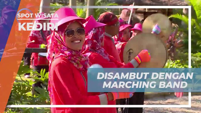 Sambutan Istimewa Marching Band di Bukit Dhoho Indah Kediri
