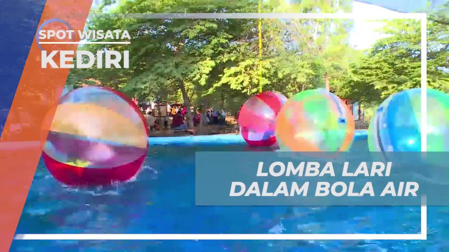 Water Ball, Lomba Lari Dalam Bola Air Seru di Kediri