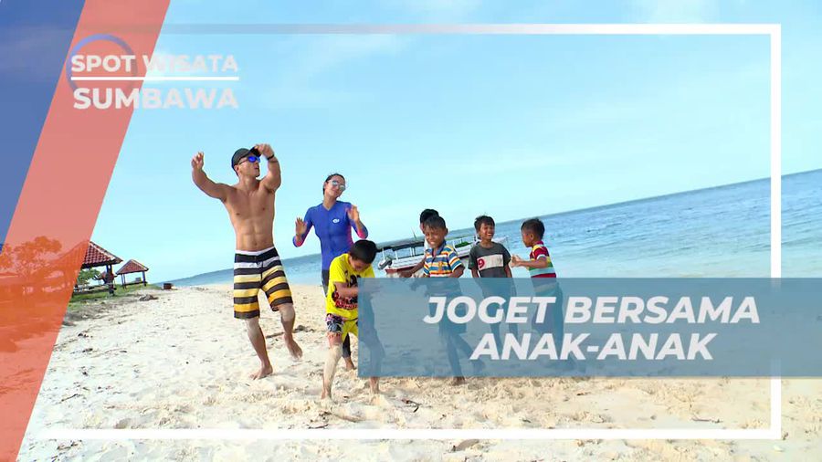 Bersenang-senang Berjoget Bersama Anak-anak Pulau Kenawa Sumbawa 