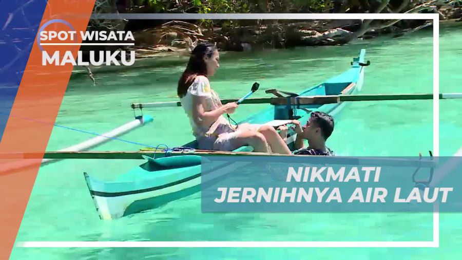 Melihat Kejernihan Air Laut Pantai Liang Maluku