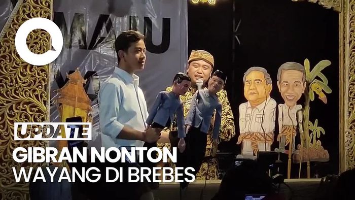 Gibran Nonton Wayang Karakter Jokowi & Prabowo Bareng Warga Brebes