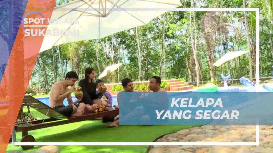 Menikmati Kesegaran Kelapa di Tepi Kolam Sukabumi