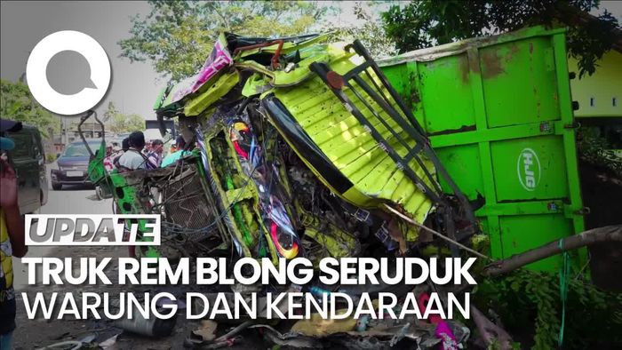 Truk Tabrak 4 Kendaraan dan 1 Warung di Lumajang, 1 Orang Tewas