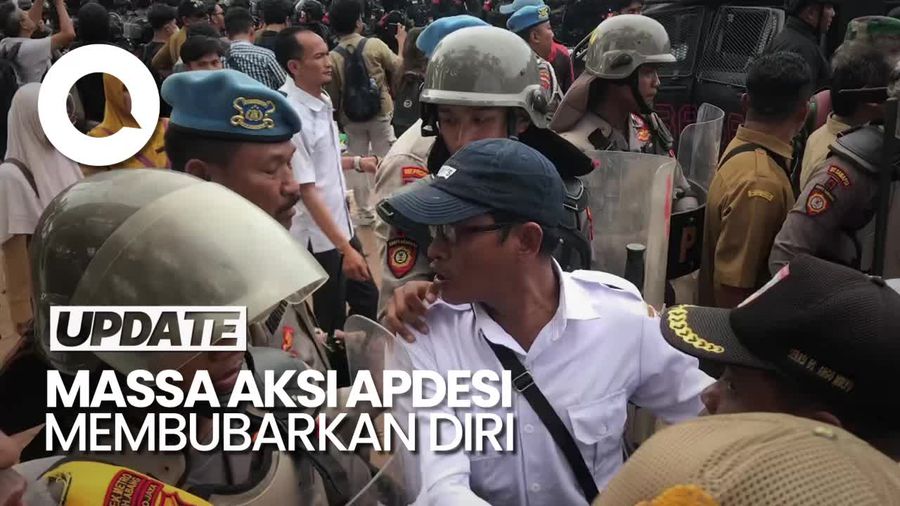 Massa Apdesi Membubarkan Diri, Gerbang DPR Mulai Diperbaiki