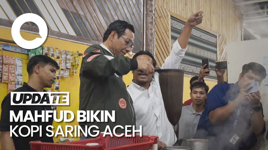 Momen Mahfud Md Jajal Racik Kopi Saring Khas Aceh