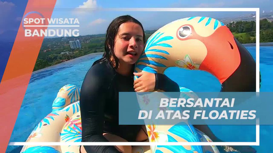 Bersantai Dengan Atas Floaties di Kolam Penginapan Bandung 