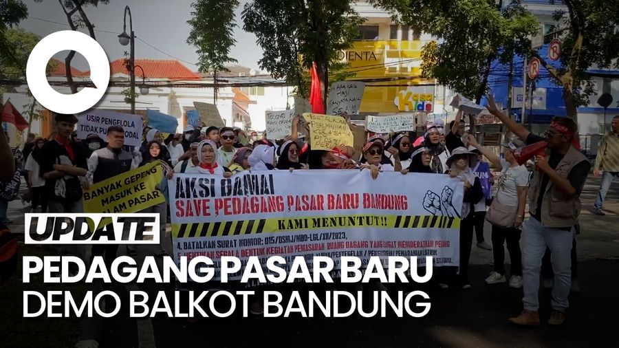 Pedagang Pasar Baru Geruduk Balai Kota Bandung