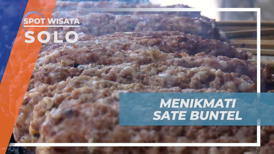 Menyantap Lembutya Daging Bakar Terbalut Lemak Kambing yang Super Lezat, Solo