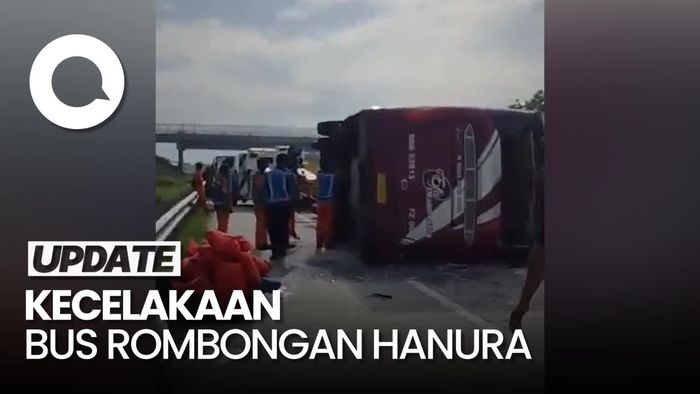 Penampakan Bus Hanura Terguling di Tol Ngawi Tewaskan 3 Orang