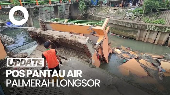 Penampakan Pos Pantau Air Palmerah Ambrol Tergerus Aliran Sungai