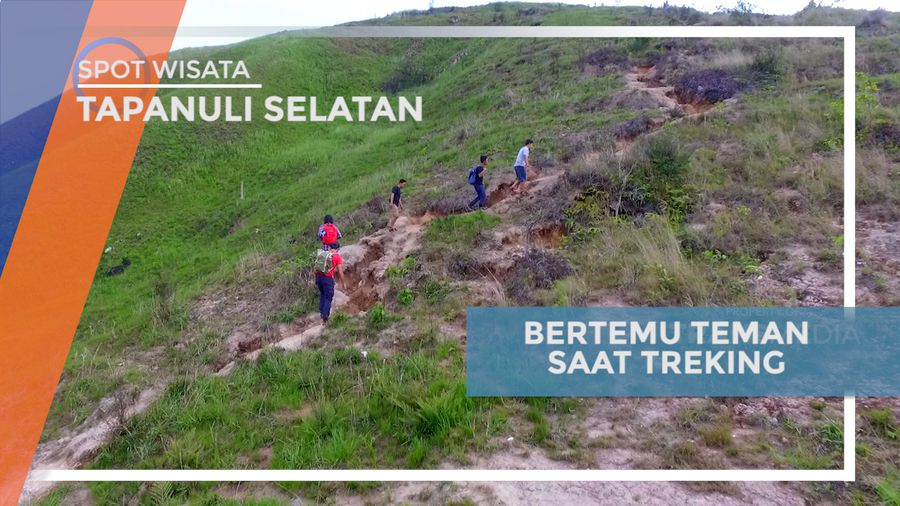 Menikmati Treking Bareng Warga Lokal di Puncak Bukit Batunadua, Padangsidimpuan