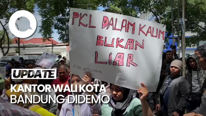 Ratusan Pedagang Serbu Kantor Walkot Bandung Gegara Penggusuran PKL