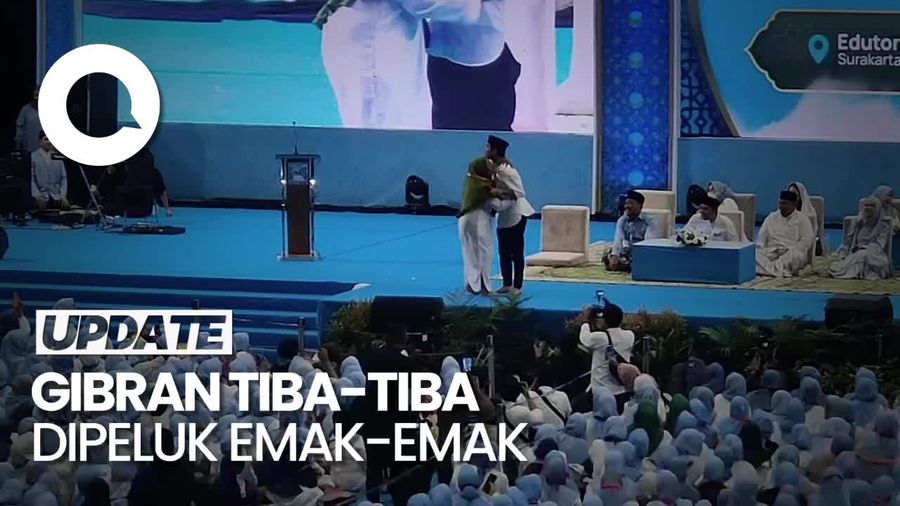 Gibran Ujug-ujug Dipeluk Emak-emak di Acara Isra Miraj Solo
