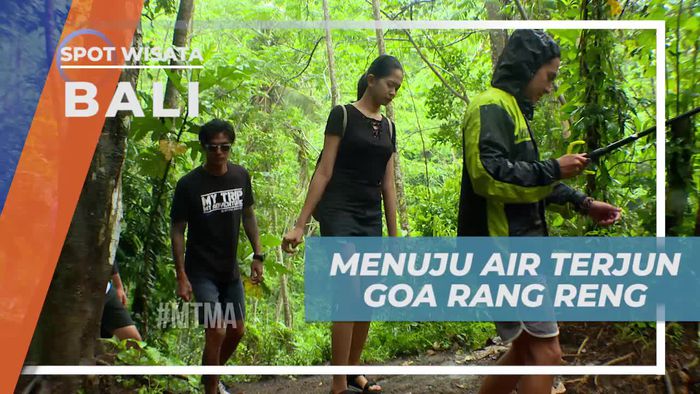 Melewati Jalan Setapak Menuju Air Terjun Goa Rang-reng Bali
