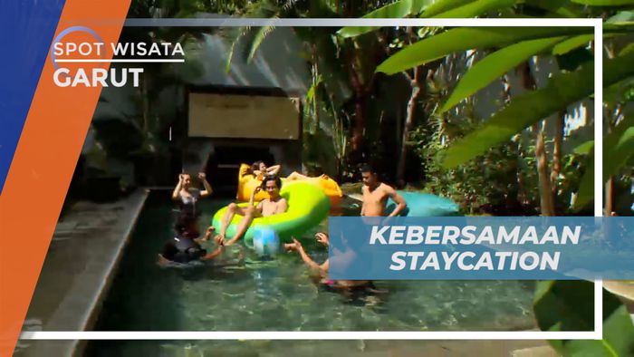 Menikmati Staycation Berenang Sambil Santai-santai Dengan Floaties, Garut