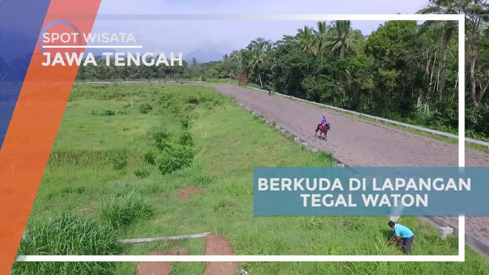 Berkuda Menyusuri Lapangan Tegalwaton Semarang