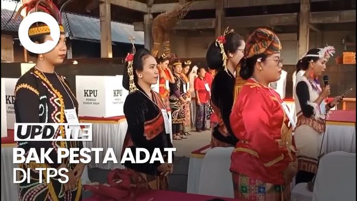 Semua Petugas KPPS di Bali Ini Perempuan dan Berpakaian Adat