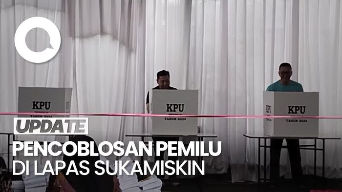 Pose 2 Jari Setya Novanto Saat Nyoblos di Lapas Sukamiskin