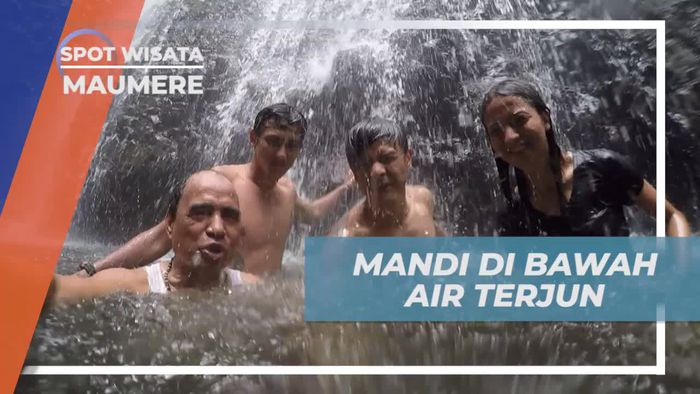 Merasakan Sensasi Segar Dengan Mandi di Bawah Air Terjun Murusobe Maumere
