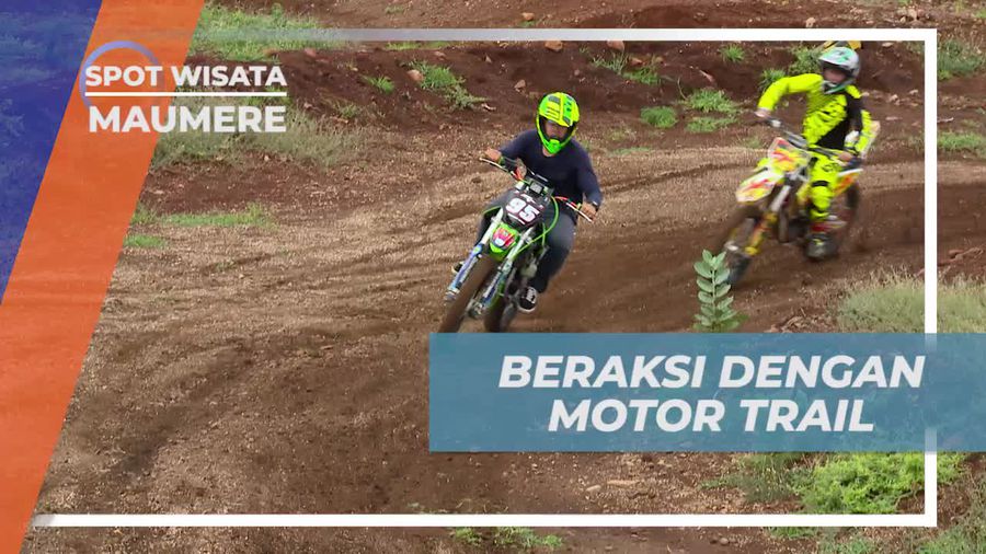 Beraksi Keren Dengan Motor Trail di Sirkuit Desa Wairbleber Maumere 