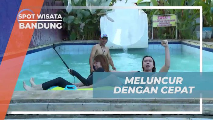 Meluncur Cepat Menggunakan Ban di Slide Waterpark Bandung 
