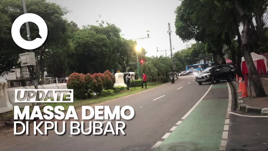 Massa Demo Membubarkan Diri dari KPU, Jalan Imam Bonjol Kembali Dibuka