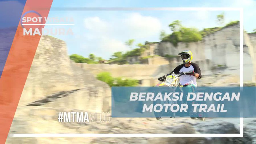 Unjuk Kebolehan Beraksi Dengan Motor Trail di Bukit Kapur Madura 