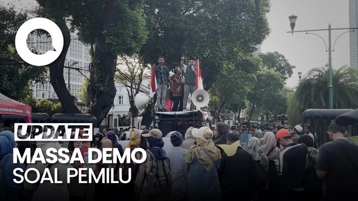 Protes soal Pemilu, Massa Gelar Unjuk Rasa di Samping Gedung KPU RI