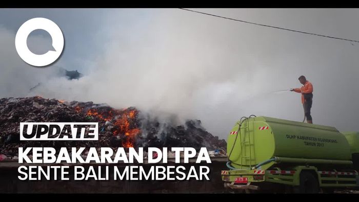 Kebakaran di TPA Sente Membesar, Petugas Kesulitan Padamkan Api