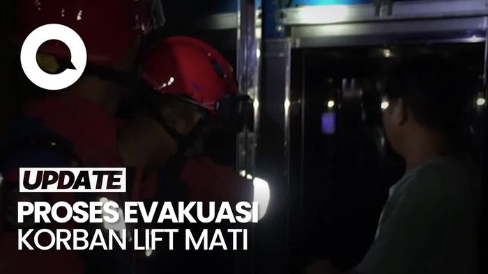 Momen Damkar Evakuasi 6 Orang Terjebak di Lift Hotel Jaksel